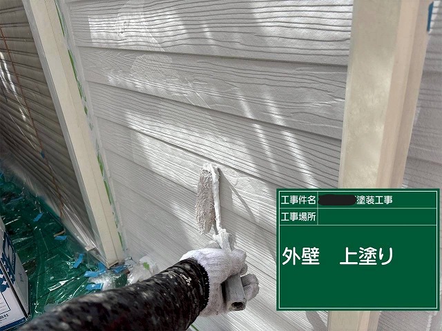 明石市の戸建て　外壁の上塗り